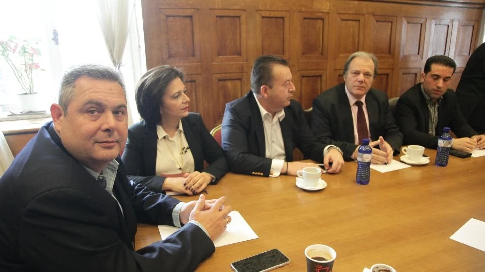 Αναταράξεις σε ΑΝΕΛ για το Σκοπιανό: Παραιτήσεις, αποδοκιμασίες και… σανό (βίντεο)